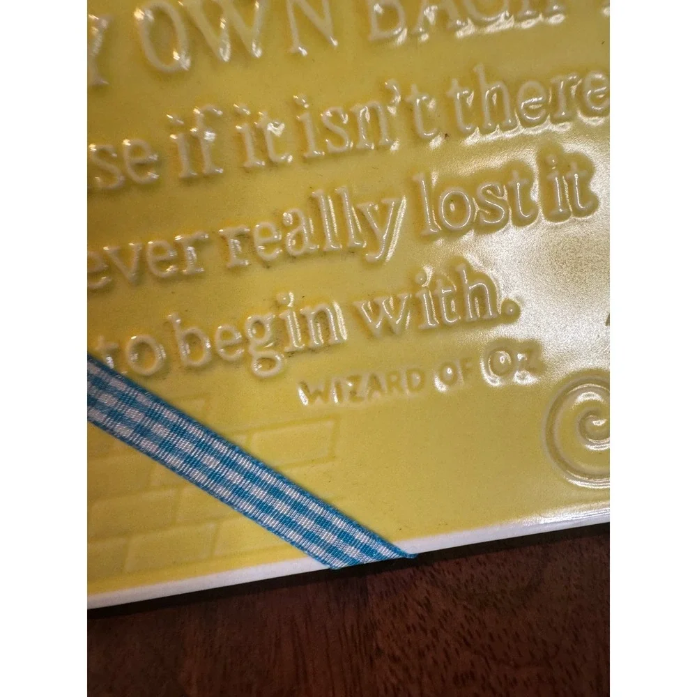 Hallmark Wizard of Oz Yellow‎ Brick Road Plaque – Dorothy Ribbon